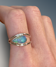 Load image into Gallery viewer, Split Curved Welo Opal Ring