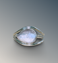 Load image into Gallery viewer, Split Curved Kunzite Ring