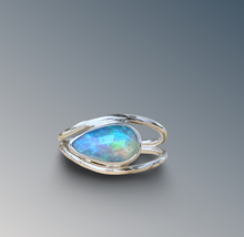 Load image into Gallery viewer, Split Curved Welo Opal Ring