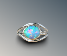 Load image into Gallery viewer, Split Curved Welo Opal Ring
