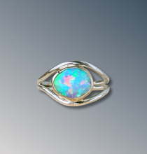 Load image into Gallery viewer, Split Curved Welo Opal Ring