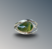 Load image into Gallery viewer, Split Curved Hydrogrossular Garnet Ring