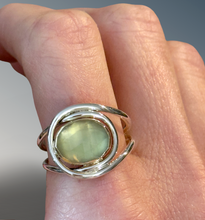 Load image into Gallery viewer, Horizontal Layered Prehnite Ring