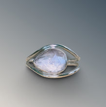 Load image into Gallery viewer, Split Curved Kunzite Ring