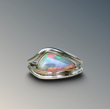 Load image into Gallery viewer, Split Curved Geometric Welo Opal Ring