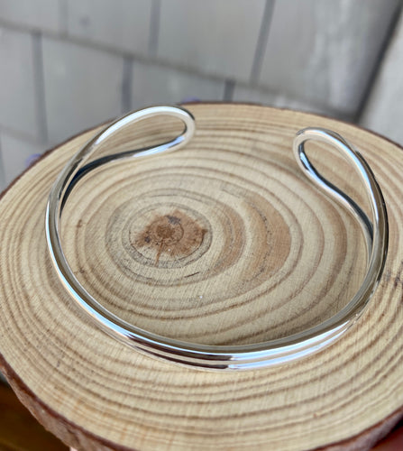 Simple Curved Open Cuff